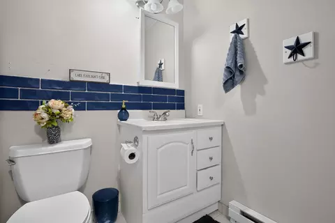 Bath - 1904 Baintree Rd, Davis, IL 61019 photo 2 of 5