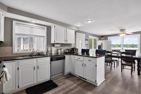 Kitchen - 1904 Baintree Rd, Davis, IL 61019 photo 2 of 2