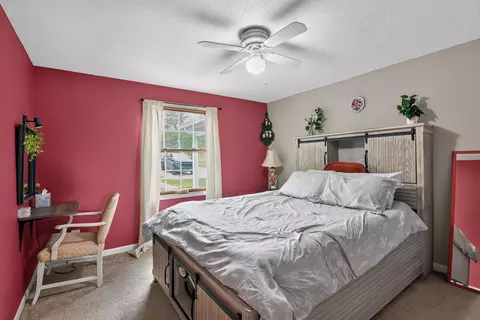 Bedroom - 1904 Baintree Rd, Davis, IL 61019 photo 3 of 7