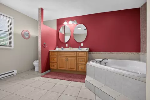 Bath - 1904 Baintree Rd, Davis, IL 61019 photo 5 of 5
