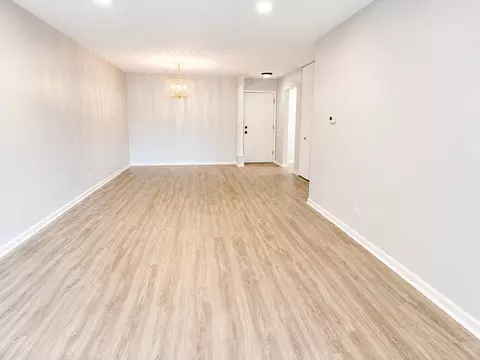 Living - 1500 Harbour Dr #1S, Wheeling, IL 60090 photo 5 of 6