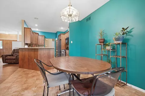 Dining - 604 Eddy Rd, Bloomington, IL 61704 photo 1 of 2