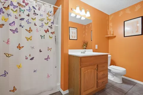 Bath - 604 Eddy Rd, Bloomington, IL 61704 photo 4 of 4