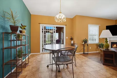 Dining - 604 Eddy Rd, Bloomington, IL 61704 photo 2 of 2