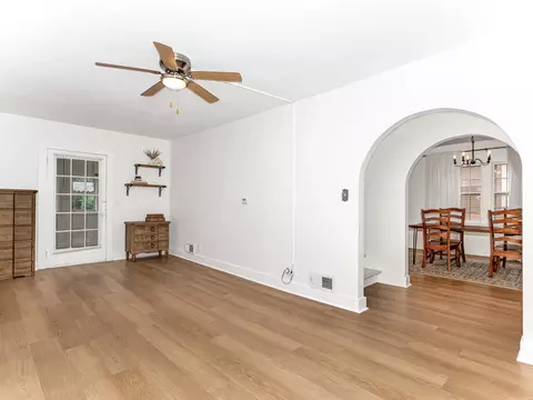 Living - 1029 Front St, Aurora, IL 60505 photo 1 of 2