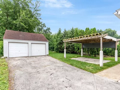 Exterior - 1029 Front St, Aurora, IL 60505 photo 3 of 4