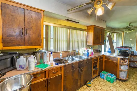 Kitchen - 2808 E State St, Rockford, IL 61108 photo 1 of 2
