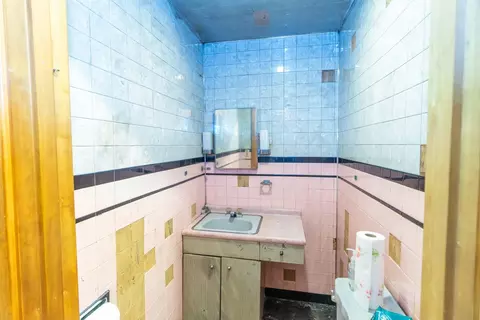 Bath - 2808 E State St, Rockford, IL 61108 photo 1 of 2