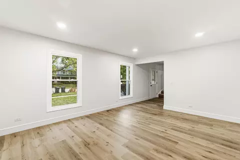 Living - 1080 Dresden Dr, Hoffman Estates, IL 60192 photo 2 of 7
