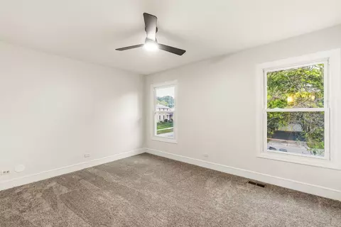 Bedroom - 1080 Dresden Dr, Hoffman Estates, IL 60192 photo 1 of 6