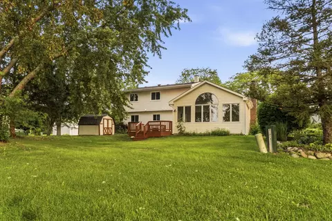 Exterior - 1080 Dresden Dr, Hoffman Estates, IL 60192 photo 3 of 3