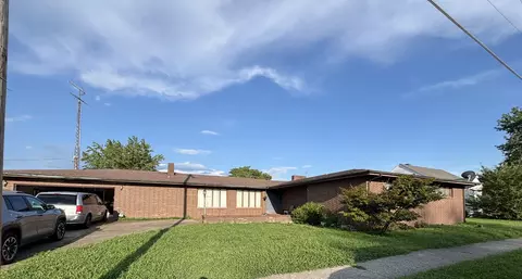 406 S Walnut St, Pinckneyville, IL 62274