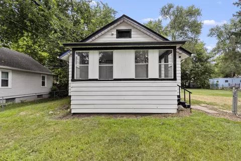2738 Marshall St, Rockford, IL 61109