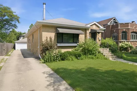 940 N Oak Park Ave, Oak Park, IL 60302