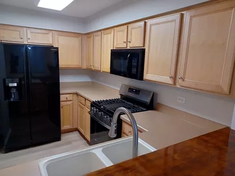 Kitchen - 14528 Thomas Jefferson Dr, Plainfield, IL 60544 photo 1 of 2