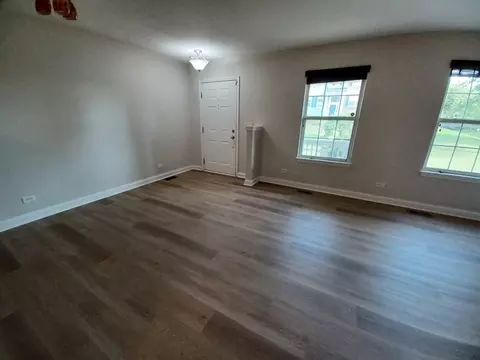 Living - 14528 Thomas Jefferson Dr, Plainfield, IL 60544 photo 3 of 6