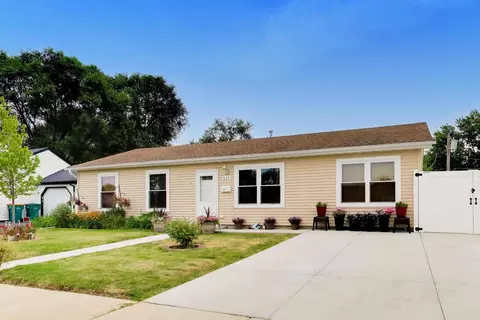 519 Kenyon Ave, Romeoville, IL 60446