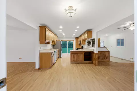 Other - 440 Aster Ln, Hoffman Estates, IL 60169 photo 2 of 3