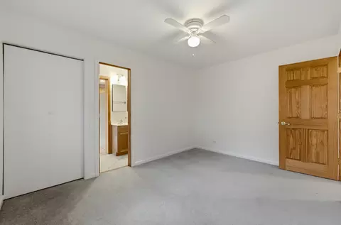 Bedroom - 440 Aster Ln, Hoffman Estates, IL 60169 photo 2 of 6