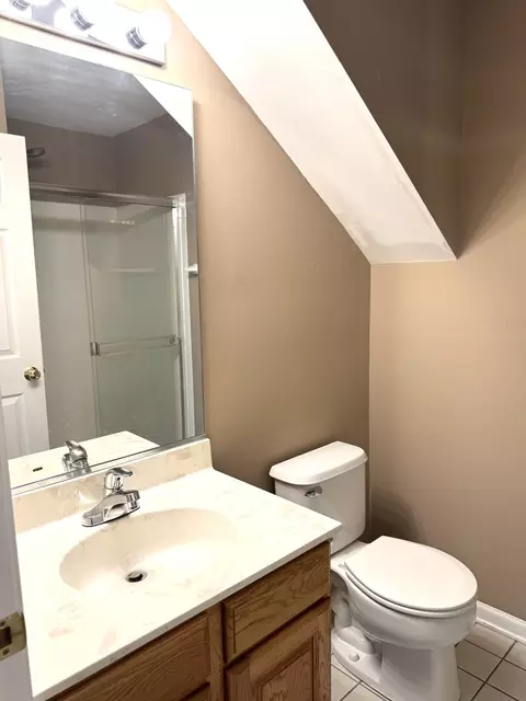 Bath - 7187 Dada Dr, Gurnee, IL 60031 photo 3 of 3