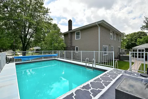 Exterior - 101 E Bryn Mawr Ave, Itasca, IL 60143 photo 1 of 7