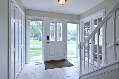 Entry Way - 101 E Bryn Mawr Ave, Itasca, IL 60143 photo 1 of 1