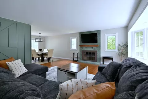 Living - 101 E Bryn Mawr Ave, Itasca, IL 60143 photo 1 of 1