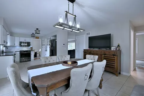 Dining - 101 E Bryn Mawr Ave, Itasca, IL 60143 photo 1 of 2