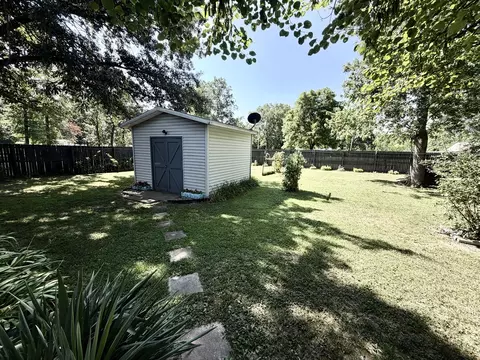 Exterior - 510 E 8th St, Sandoval, IL 62882 photo 5 of 8