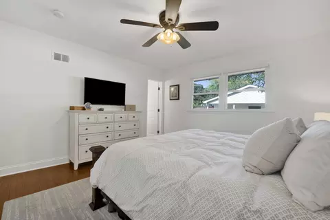 Bedroom - 528 Kipling Ct, Wheaton, IL 60187 photo 2 of 7