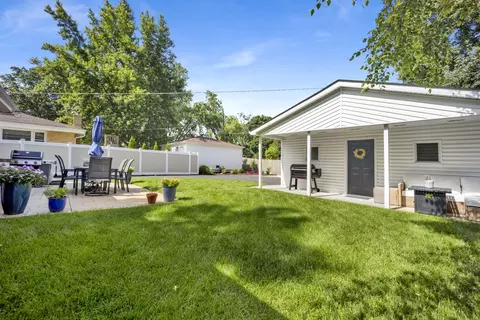 Exterior - 528 Kipling Ct, Wheaton, IL 60187 photo 4 of 8