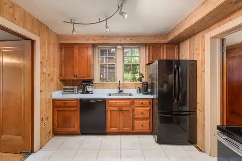Kitchen - 815 N Eagle St, Naperville, IL 60563 photo 3 of 4