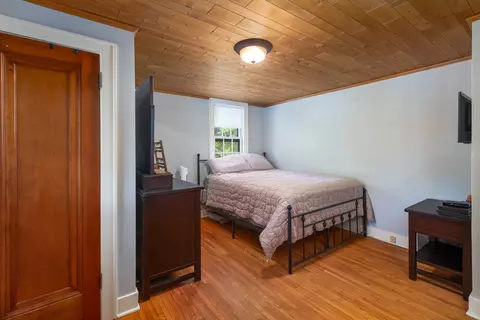 Bedroom - 815 N Eagle St, Naperville, IL 60563 photo 2 of 6