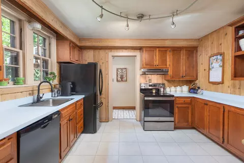 Kitchen - 815 N Eagle St, Naperville, IL 60563 photo 1 of 4