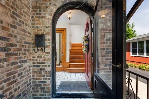 Entry Way - 815 N Eagle St, Naperville, IL 60563 photo 1 of 6