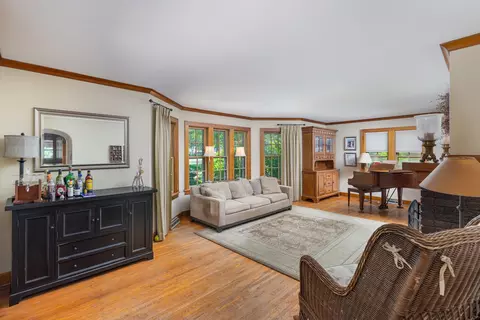 Living - 815 N Eagle St, Naperville, IL 60563 photo 2 of 5