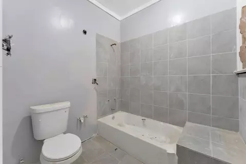 Bath - 6505 S Peoria St, Chicago, IL 60621 photo 1 of 2