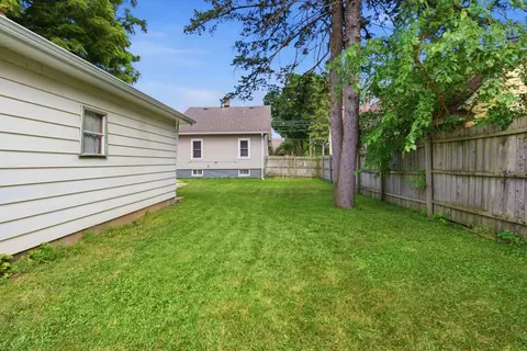Exterior - 30 S Commonwealth Ave, Elgin, IL 60123 photo 4 of 8
