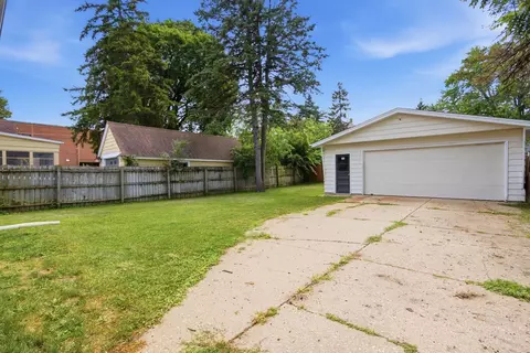 Exterior - 30 S Commonwealth Ave, Elgin, IL 60123 photo 6 of 8