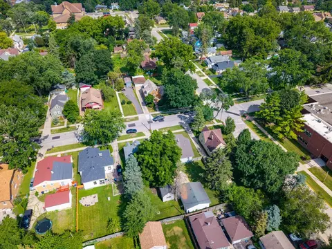 View/Area - 30 S Commonwealth Ave, Elgin, IL 60123 photo 4 of 4