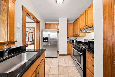 Kitchen - 30 S Commonwealth Ave, Elgin, IL 60123 photo 2 of 3