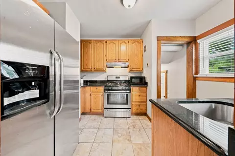 Kitchen - 30 S Commonwealth Ave, Elgin, IL 60123 photo 3 of 3