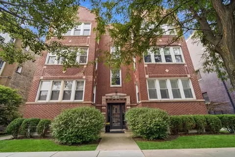 2449 W Foster Ave #2E, Chicago, IL 60625