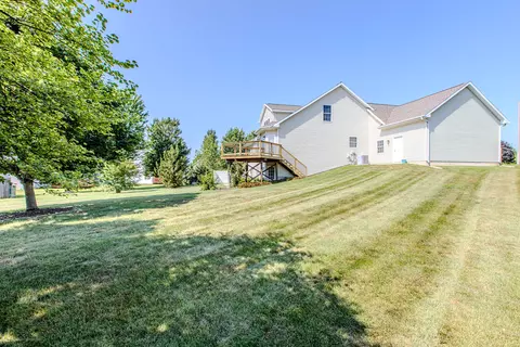 Exterior - 2334 Cascade Ct, Normal, IL 61761 photo 5 of 9