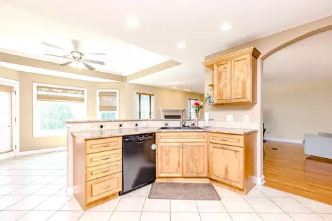 Kitchen - 2334 Cascade Ct, Normal, IL 61761 photo 2 of 3