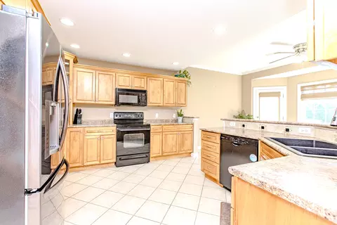 Kitchen - 2334 Cascade Ct, Normal, IL 61761 photo 3 of 3