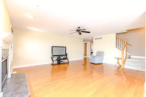 Living - 2334 Cascade Ct, Normal, IL 61761 photo 3 of 9