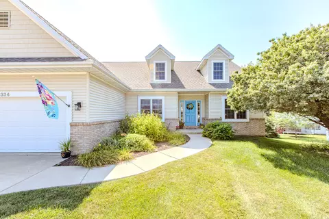 Exterior - 2334 Cascade Ct, Normal, IL 61761 photo 2 of 9