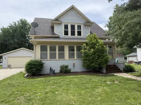 Exterior - 314 Main St, Hooppole, IL 61258 photo 2 of 5