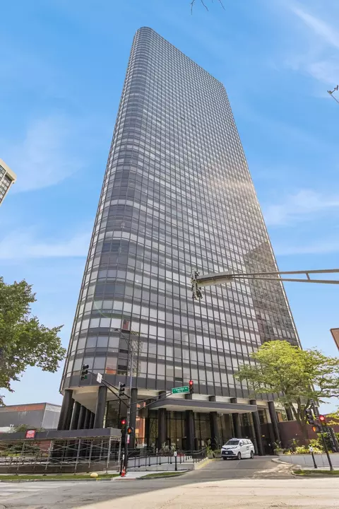 5415 N Sheridan Rd N #5206, Chicago, IL 60640